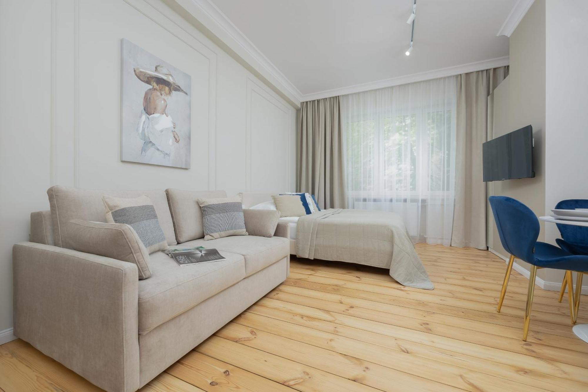 Lägenhet Elegant Grojecka In By Renters Warszawa