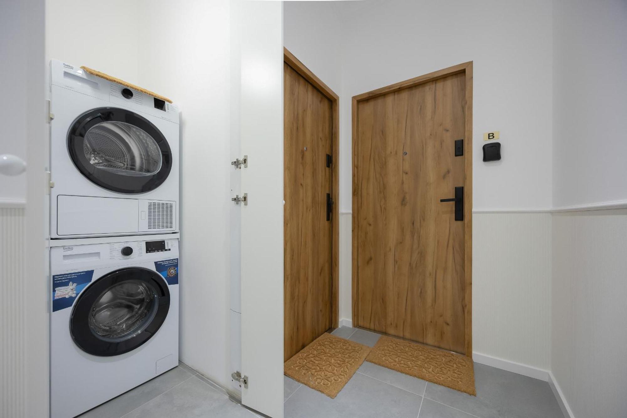 Elegant Grojecka In By Renters * Warszawa